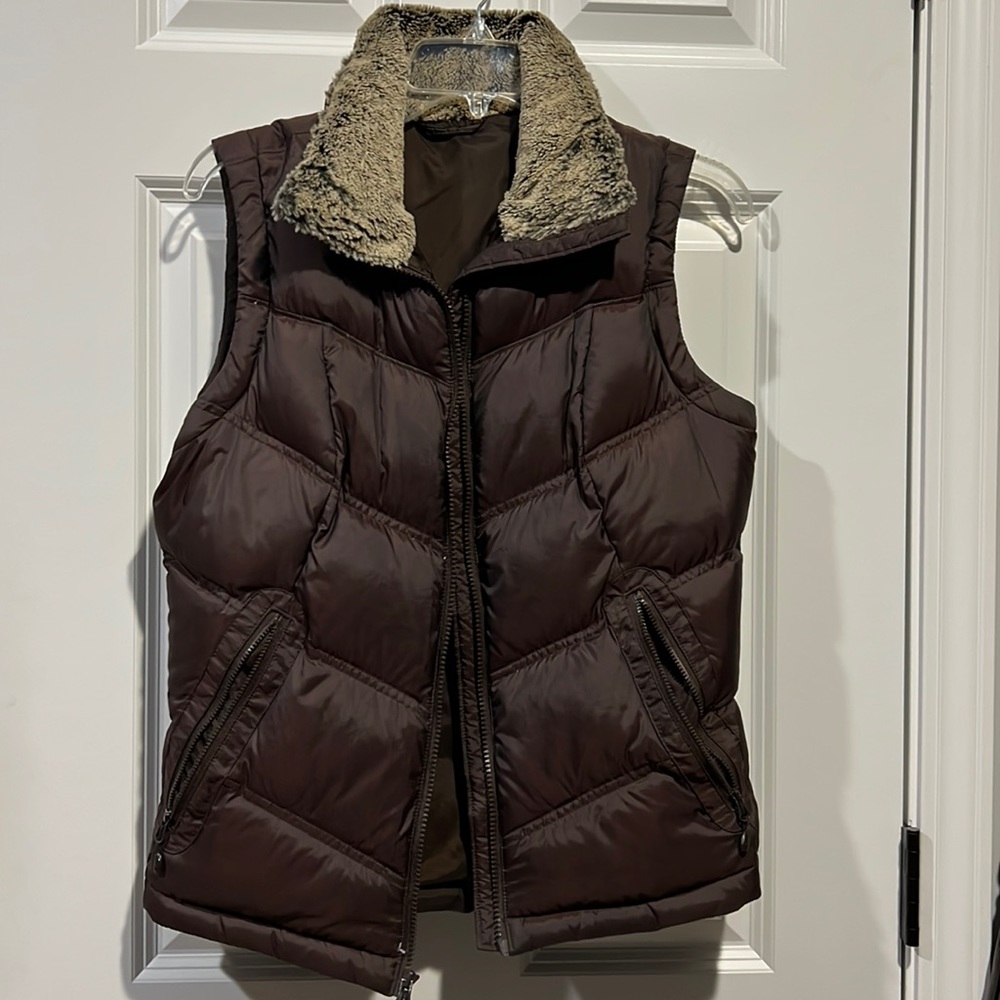 Brown vest with faux fur